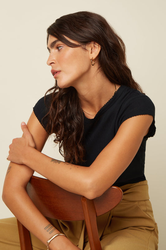 Top Zwart-Cath Tee Halo